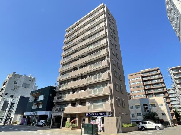【イトーピア裏参道ロッソ】外観