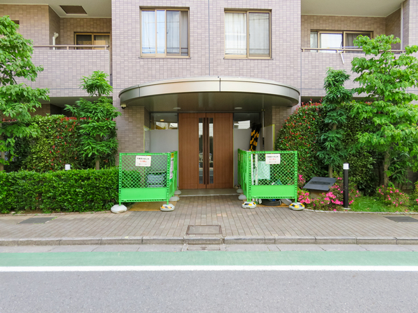 【フェアロージュ北沢】エントランス 【フェアロージュ北沢】エントランス