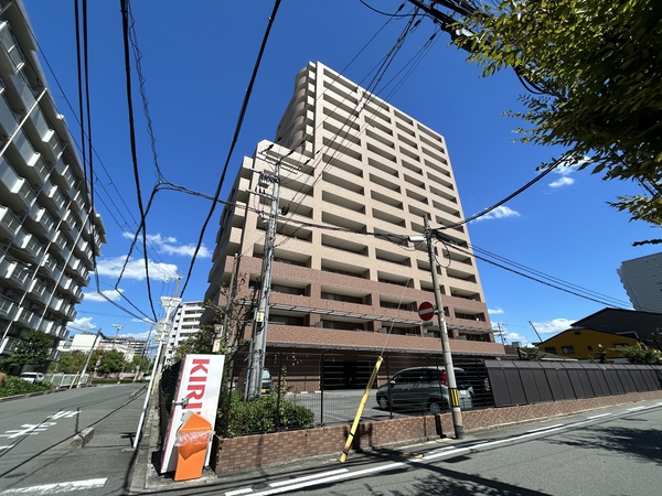 【キングマンションレヴィータ鴫野西】外観