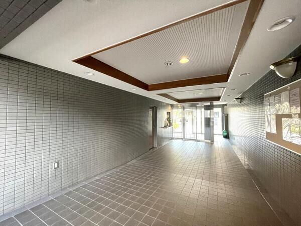 エントランスホール