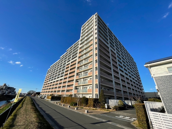 【レーベンスクエアサントレッセパセオウィング】外観