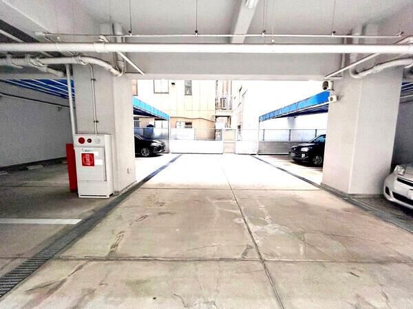 (駐車場) (駐車場)