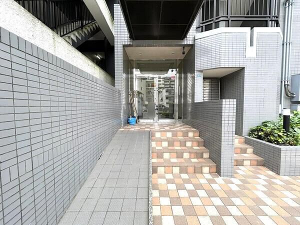 【ユーハウス新栄】東館 エントランス2 【ユーハウス新栄】東館 エントランス2