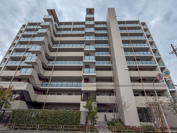 【グランドパレス上新庄小松】外観