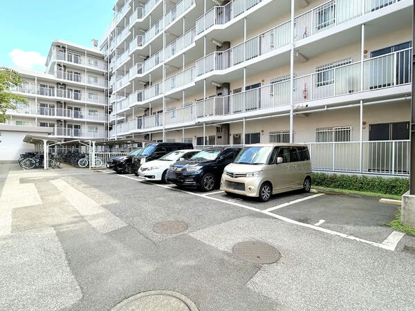 【ヴェラハイツ葛西】共用部分（駐車場）