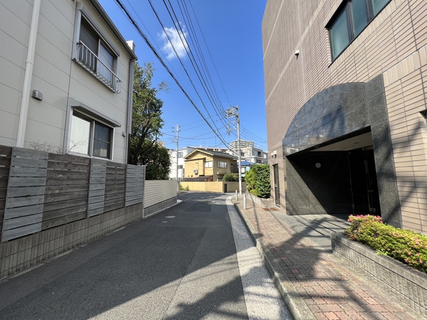 【ロイヤルメイツ山王】前面道路