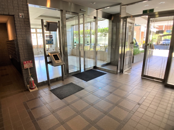 【ファミールグラン上杉二丁目】エントランス