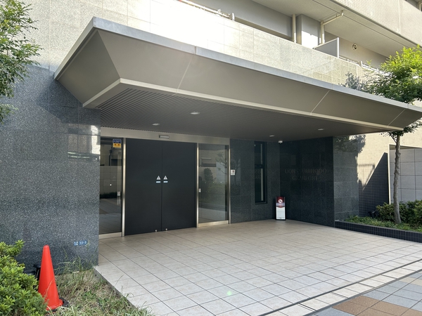 【ライオンズ住道グランフォルト】エントランス