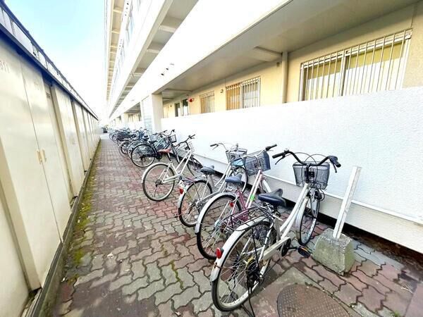 【コープ野村幌西】共用部分(駐輪場) 【コープ野村幌西】共用部分(駐輪場)