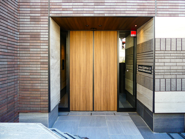 【オープンレジデンシア中野平和の森公園テラス】エントランス