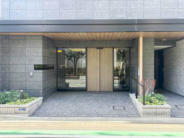 【ウィザースレジデンス金町テラス】エントランス