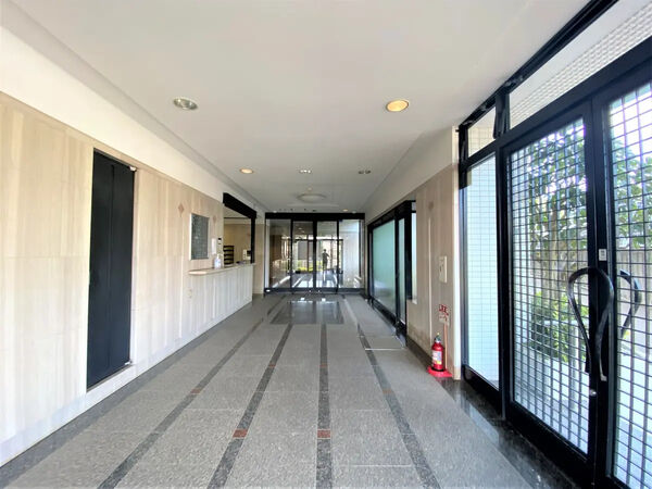 【シーサイドヒルズ・ノバ南葉山】エントランス