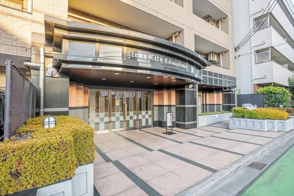【ライオンズシティ北浦和】エントランス1