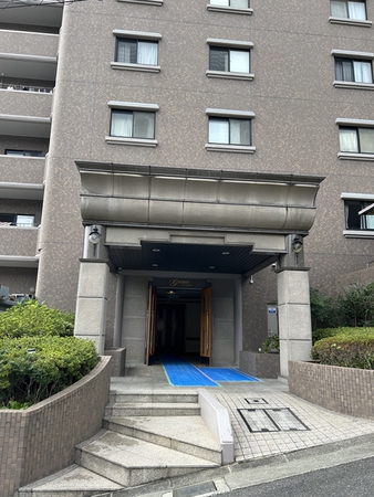 【グレイス山根】エントランス