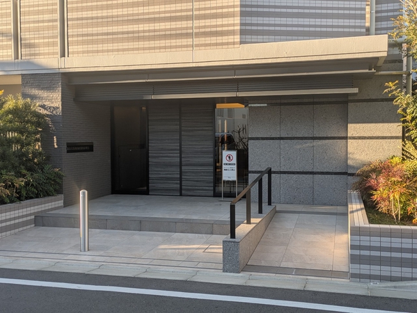 【サンクレイドル湘南台ステーションウィズ】エントランス