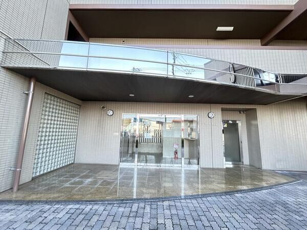 【エクセル東岡山】＜エントランス＞