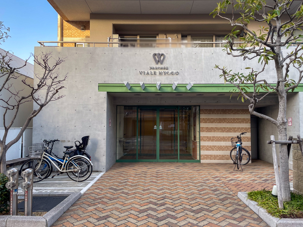 【ワコーレヴィアーレ兵庫】エントランス