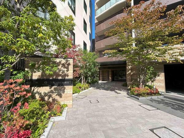 【ザ・パークハウス聖蹟桜ヶ丘】エントランス 【ザ・パークハウス聖蹟桜ヶ丘】エントランス