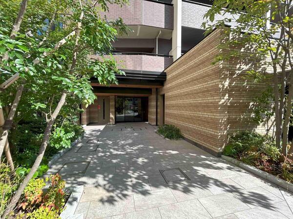 【ザ・パークハウス聖蹟桜ヶ丘】エントランス 【ザ・パークハウス聖蹟桜ヶ丘】エントランス