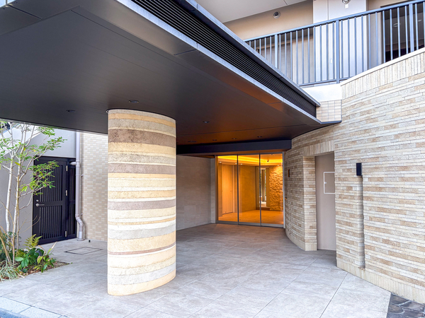 【ファインレジデンス高槻上牧駅前】エントランス 【ファインレジデンス高槻上牧駅前】エントランス