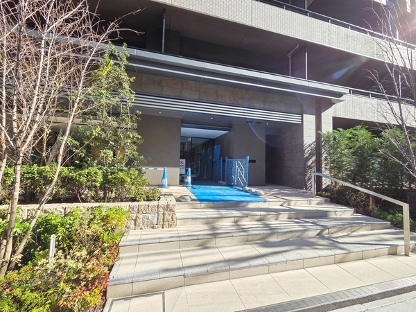 【ウエリス浦和高砂】エントランス 【ウエリス浦和高砂】エントランス