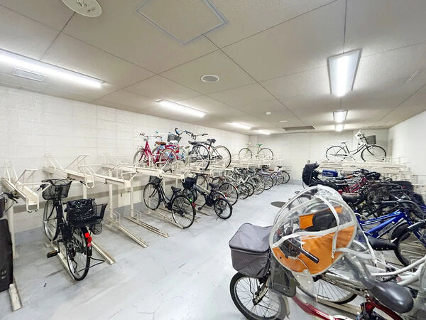 【レーベン三宮】駐輪場 【レーベン三宮】駐輪場