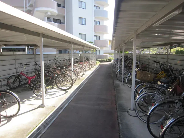 【バンベール城山】駐輪場 【バンベール城山】駐輪場