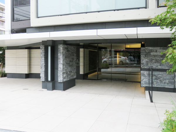 【ピアース世田谷松原】エントランス