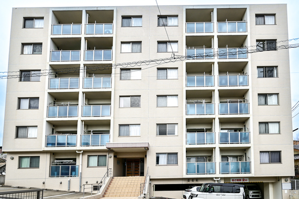 【グレースメゾン小牧ヒルズ】外観