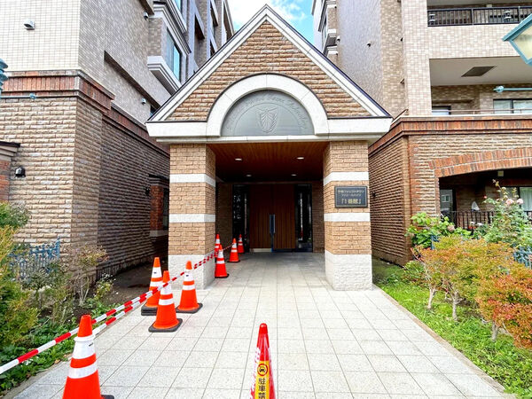 【平岡フォレストタウン・ファミールハイツ】エントランス