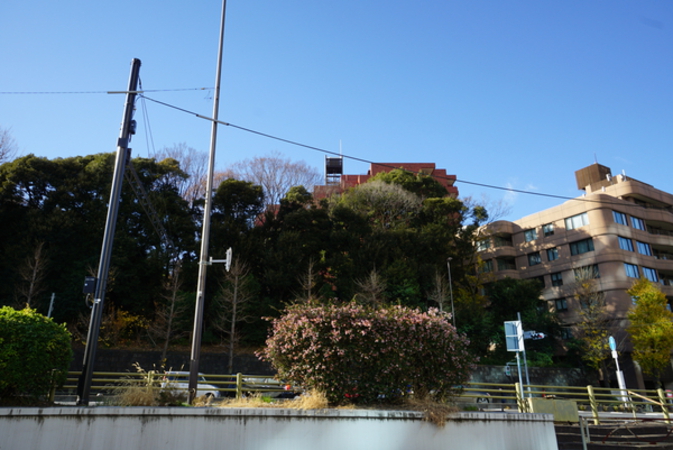 南側隣接地は三菱開東閣 南側隣接地は三菱開東閣