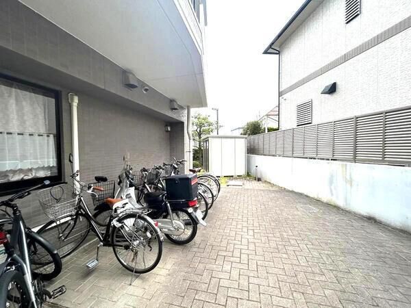 駐輪場 駐輪場