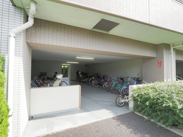 【レーベンリヴァーレ大宮土呂レジデンス】駐輪場