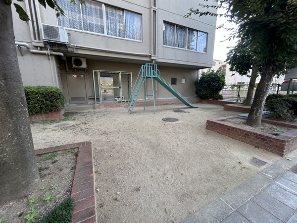 【シャトー鶴見】敷地内公園