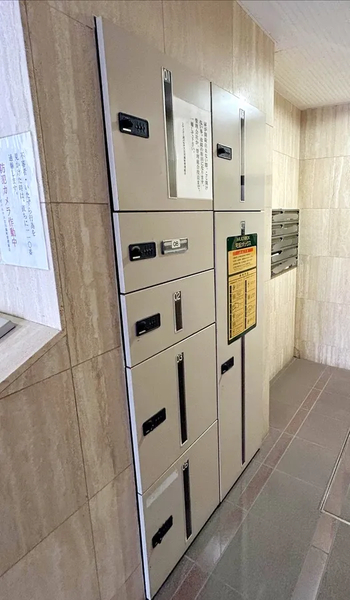 【シティコーポパルナス立川錦町】エントランス（宅配ボックス）