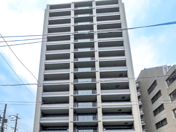 【ローレルコート泉ザ・ハウス】外観