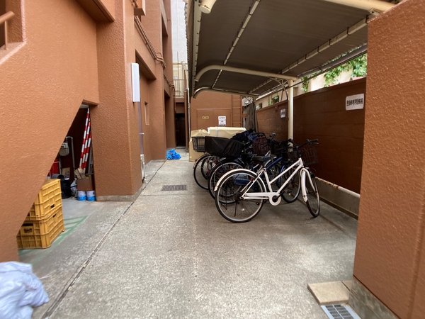 【朝日プラザ堤通雨宮町】駐輪場