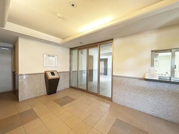 【ジェイシティ国富】エントランス 【ジェイシティ国富】エントランス