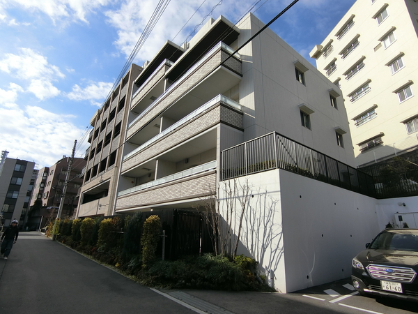 【グレンドール新宿牛込柳町】外観