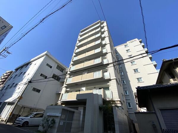 【ドルチェヴィータ新梅田】外観写真(平成24年築鉄筋コンクリート造9階建マンション) 【ドルチェヴィータ新梅田】外観写真(平成24年築鉄筋コンクリート造9階建マンション)