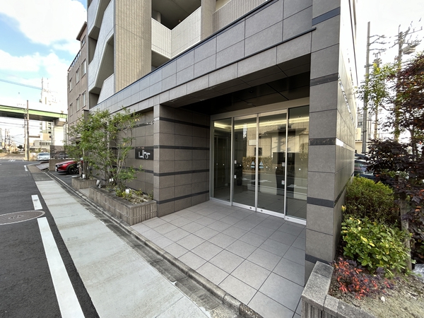 【ラヴィエール堀田ステーション】エントランス 【ラヴィエール堀田ステーション】エントランス