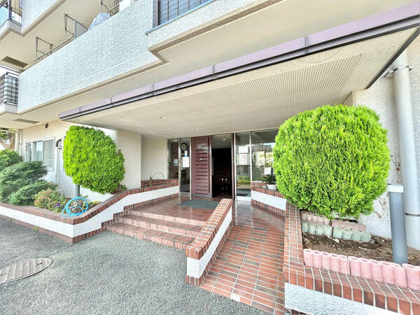 【海老名かしわ台パークハイツ】エントランス