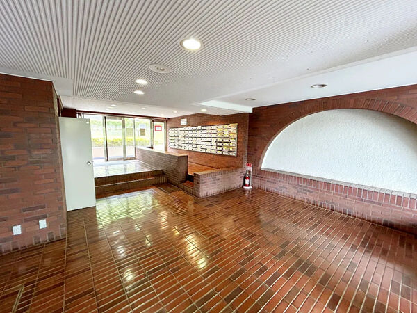 【海老名かしわ台パークハイツ】エントランスホール