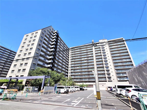 【ファミールハイツ北大阪】１号棟　外観1
