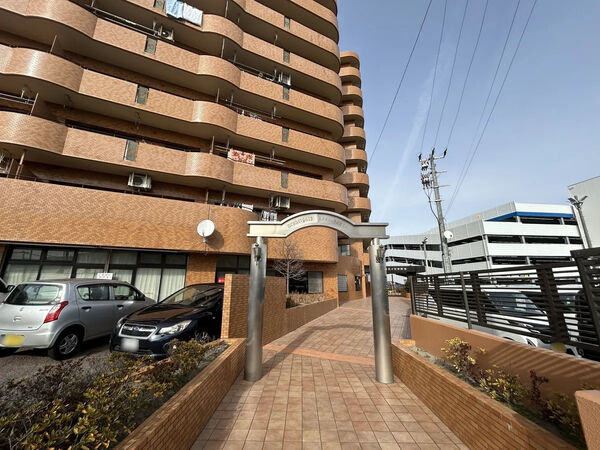 【ネオハイツ中野栄】エントランスゲート