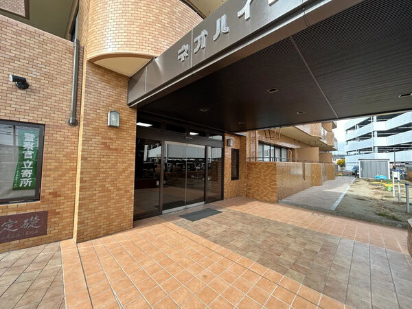 【ネオハイツ中野栄】エントランス