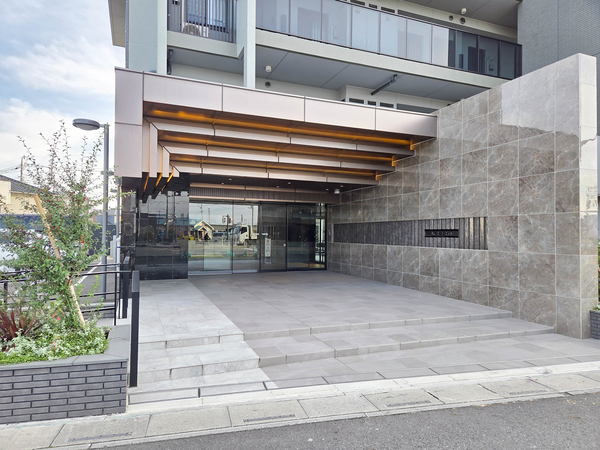 【レーベン八潮GRANFORDE】エントランス