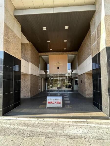 【アパタワーズ八千代緑が丘】エントランス
