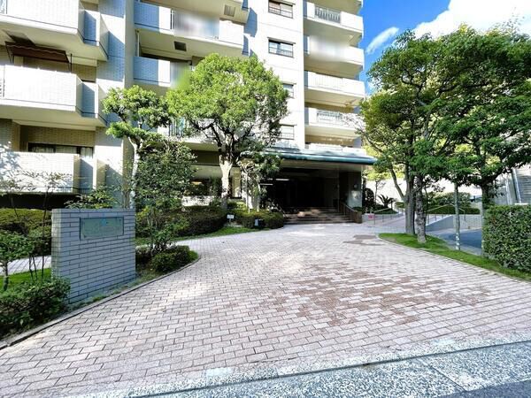 【サーパス牛田天水苑】エントランス3(アプローチ) 【サーパス牛田天水苑】エントランス3(アプローチ)