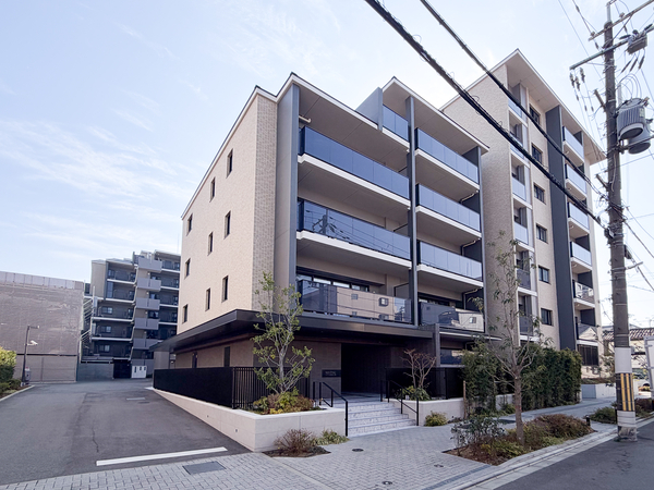 【メイツ京都西大路】外観